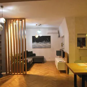 New In Berindey - Historical Center, Universitate Apartment
